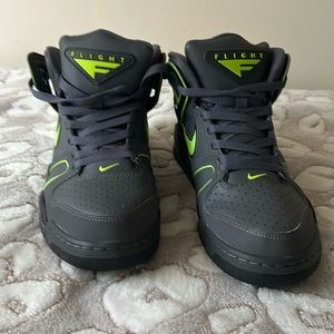 Men’s Nike air flight falcon size 10 1/2 EUC